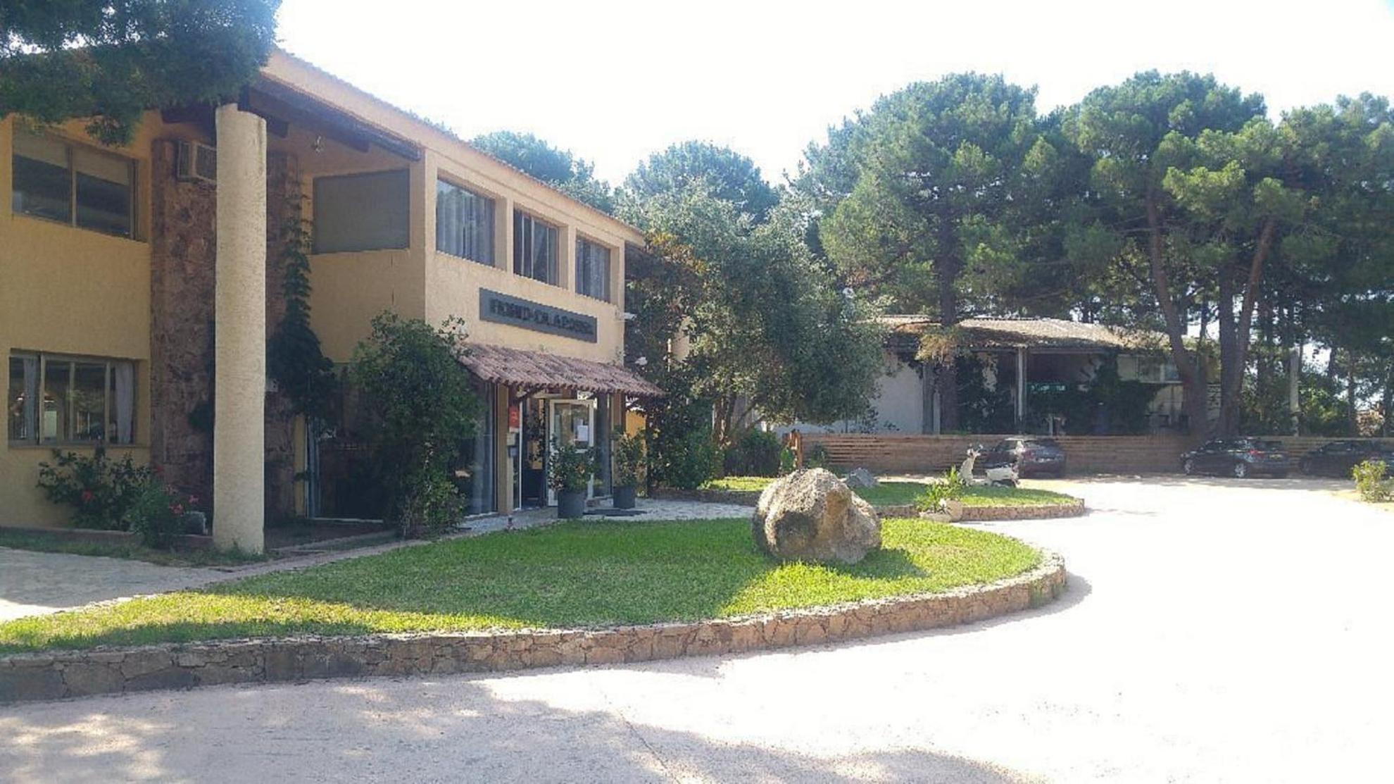 Fiori Di Cala Rossa Hoteliere Appartement Lecci