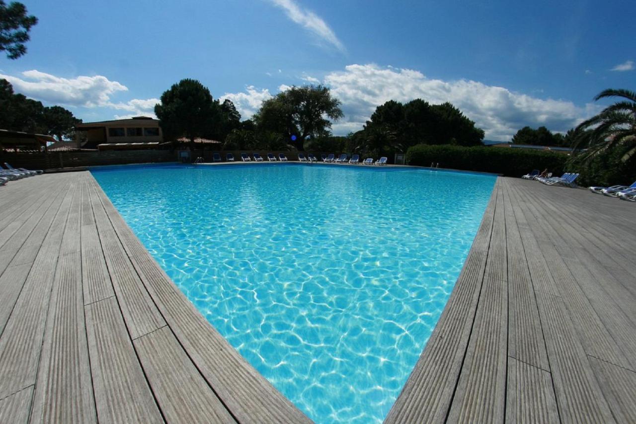 Fiori Di Cala Rossa Hoteliere Apartment Lecci