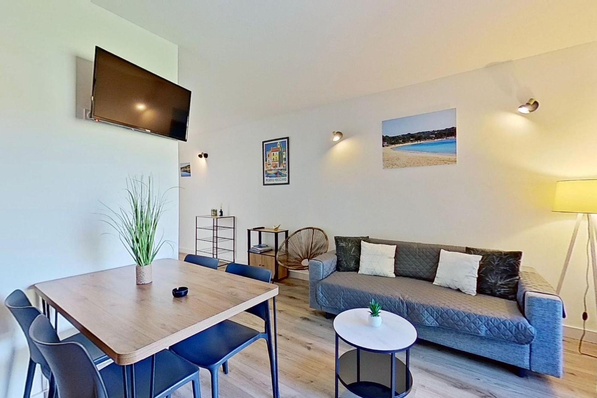 Fiori Di Cala Rossa Hoteliere Apartment Lecci