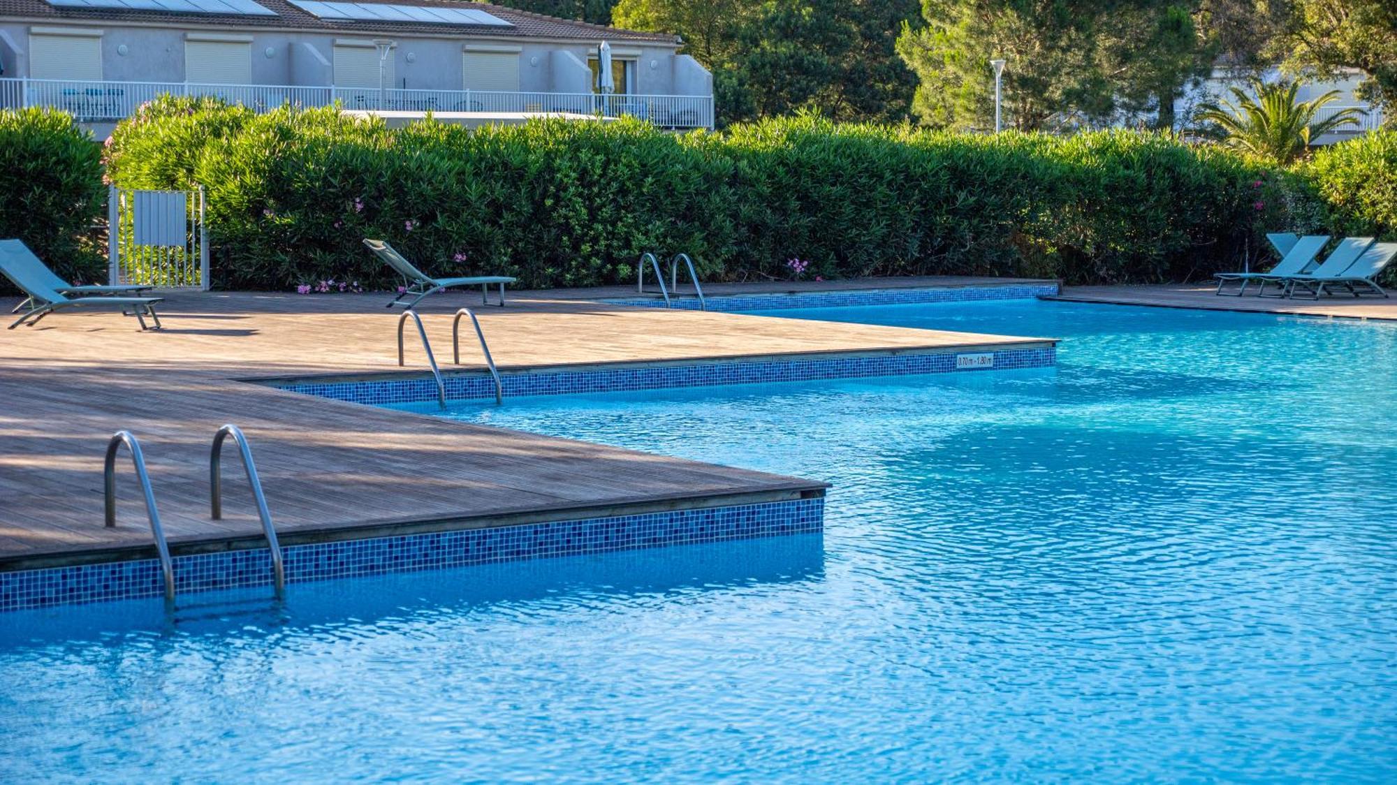Fiori Di Cala Rossa Hoteliere Apartamento *